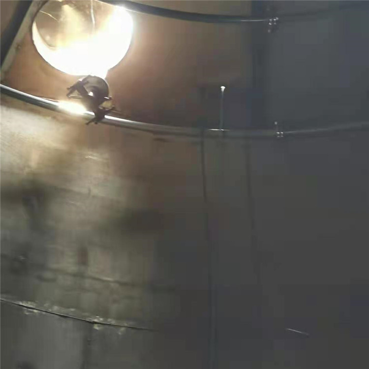 储罐成年性羞羞视频软件免费APP3-储罐四维喷淋成年性羞羞视频软件免费APP施工，水流量大，喷淋无死角，不搭架，省人工，安全系数高，这也是我公司实用新型技术专利_副本